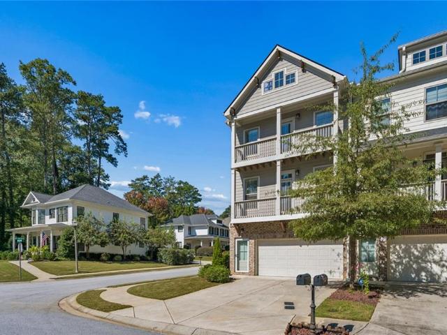 Townhouse for sale in College Park, Fulton County