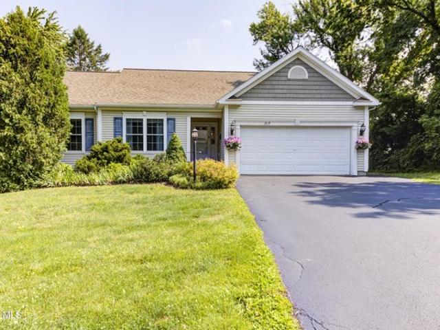 House for sale in Niskayuna, New York