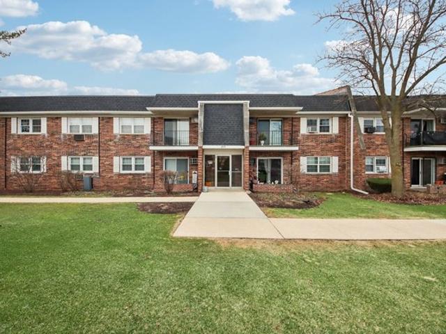 Condo for sale in Downers Grove, Illinois