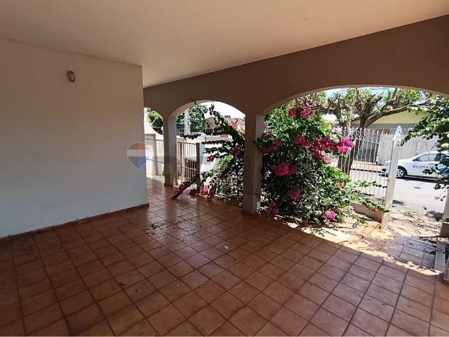 Casa aluguel em Lins