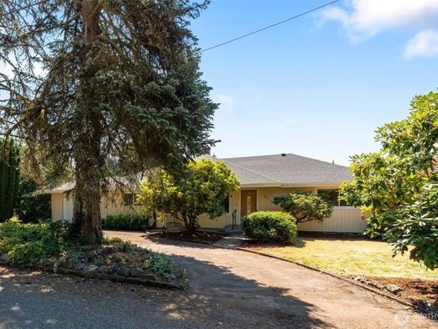 House for sale in Castle Rock, Washington