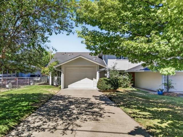 Townhouse for sale in Oregonia