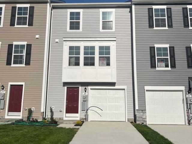 Townhouse for rent in Falling Waters