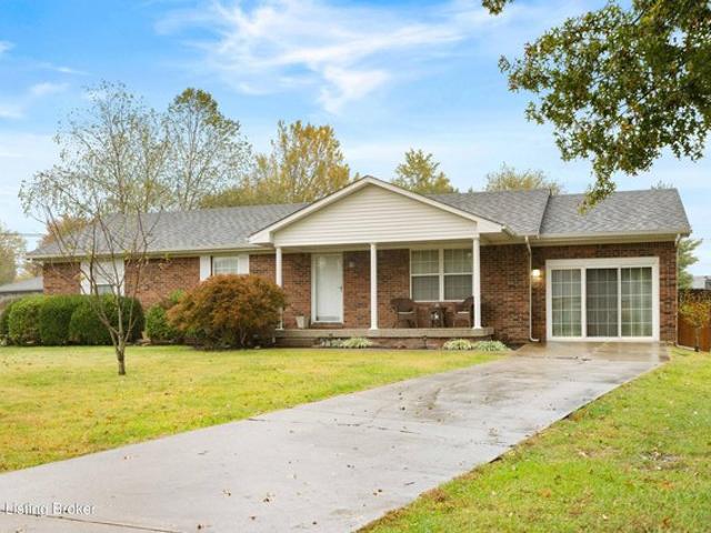 House for sale in Mount Washington, Bullitt County
