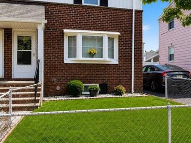 House for sale in Hudson, New Jersey