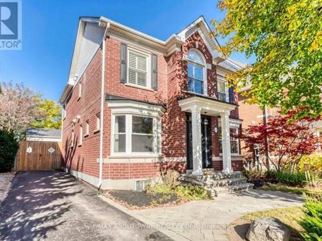 House for sale in Oakville, Golden Horseshoe