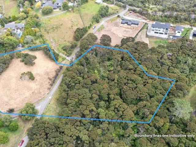 Land for sale in Paremoremo