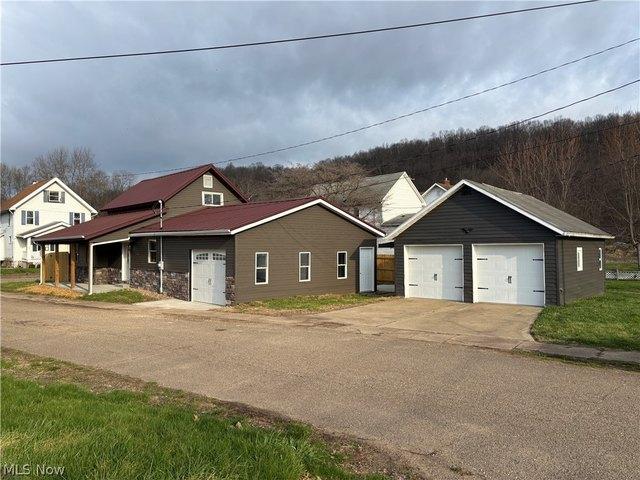 House for sale in Newcomerstown, Ohio