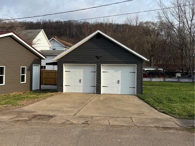 House for sale in Newcomerstown, Ohio