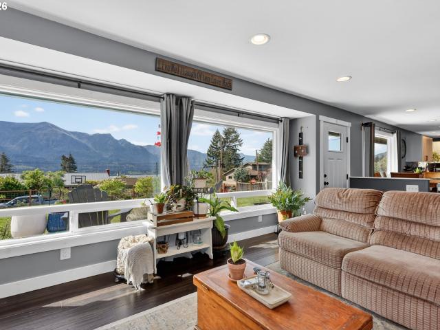 House for sale in Stevenson, Washington