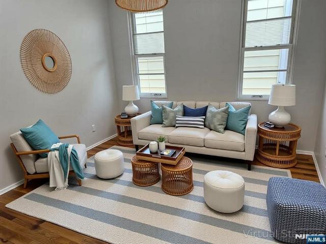 Duplex for rent in Newark