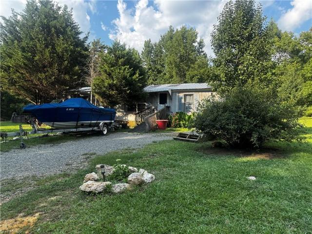 House for sale in Seagrove, North Carolina