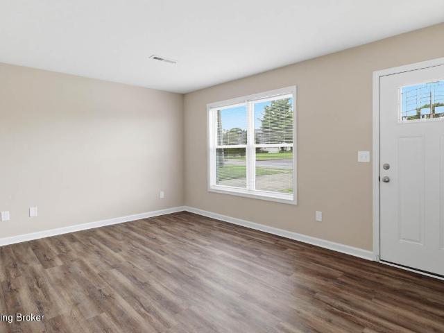 House for sale in Cecilia, Kentucky