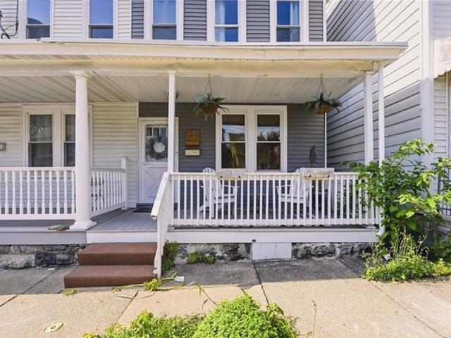 Townhouse for sale in Easton, Pennsylvania