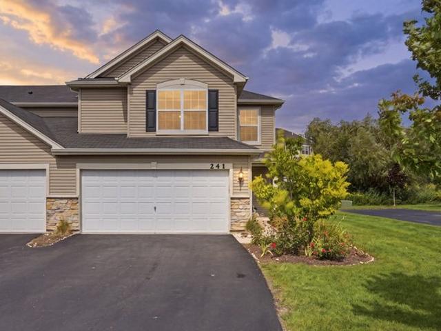 Townhouse for sale in Mchenry, Illinois