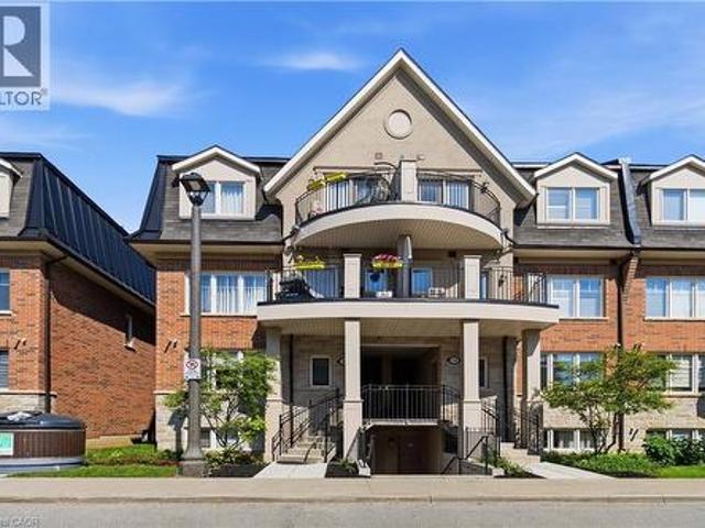 Townhouse for sale in Oakville, Ontario
