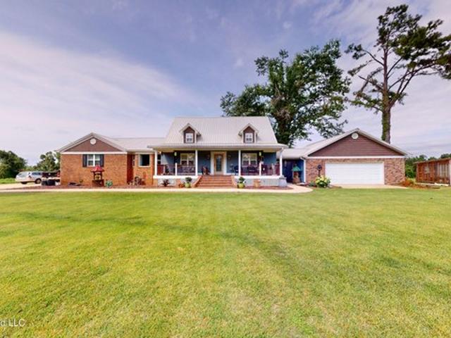 House for sale in Blue Mountain, Mississippi