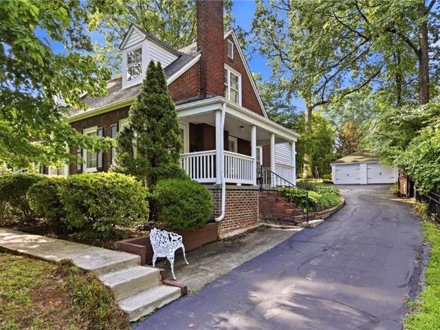 House for sale in Pfafftown, North Carolina