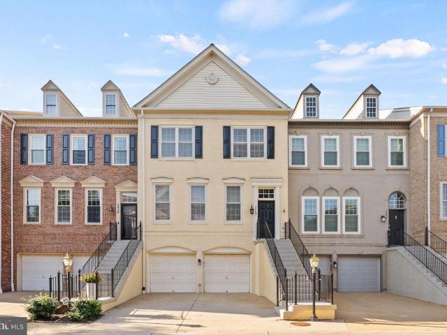 Townhouse for sale in Virginia