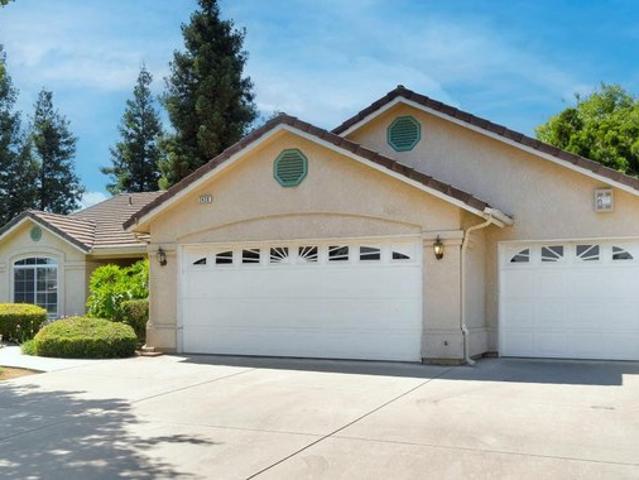House for sale in Kingsburg, California