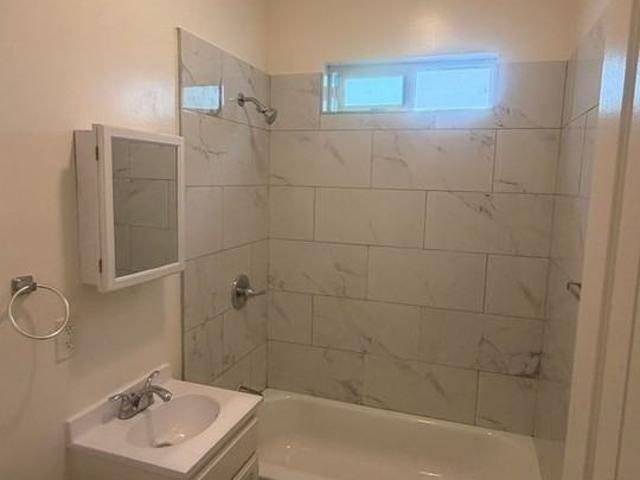 Apartment for rent in Canoga Park, California