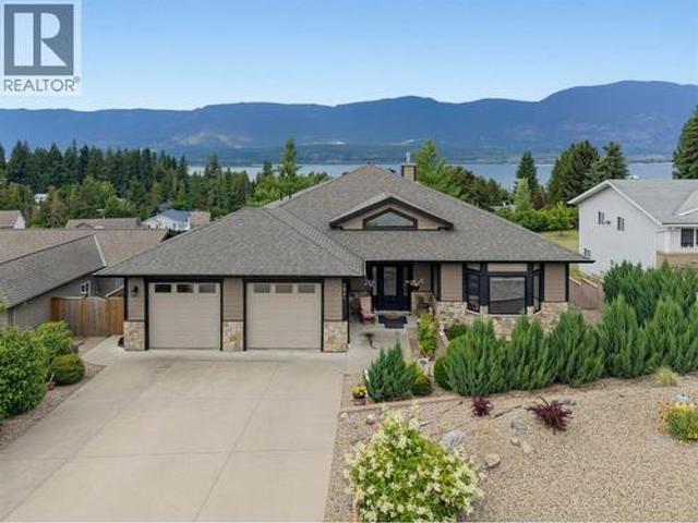 House for sale in Salmon Arm, British Columbia
