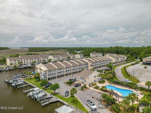 Condo for sale in Ocean Springs, Mississippi