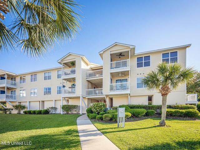 Condo for sale in Ocean Springs, Mississippi