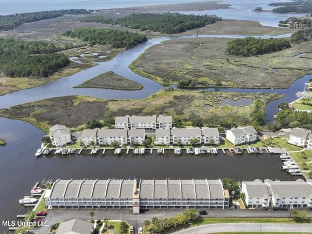 Condo for sale in Ocean Springs, Mississippi