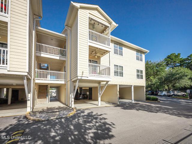 Condo for sale in Ocean Springs, Mississippi