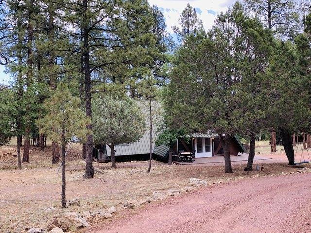 House for sale in Happy Jack, Arizona
