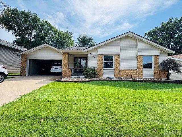 House for sale in Maryland Heights, Missouri