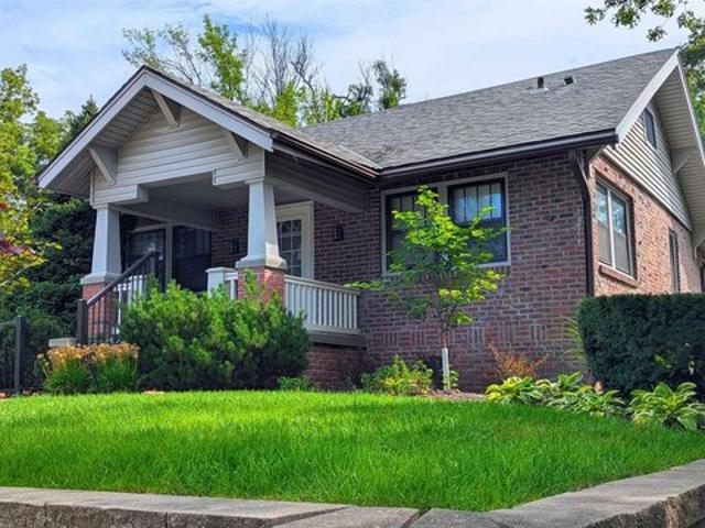 House for sale in 40th & 