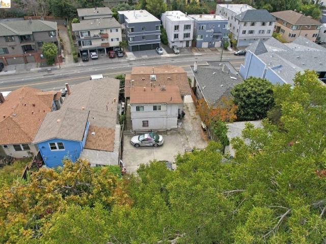 House for sale in Cleveland Heights, Oakland