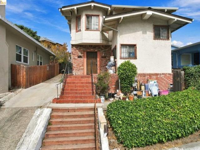 House for sale in Cleveland Heights, Oakland
