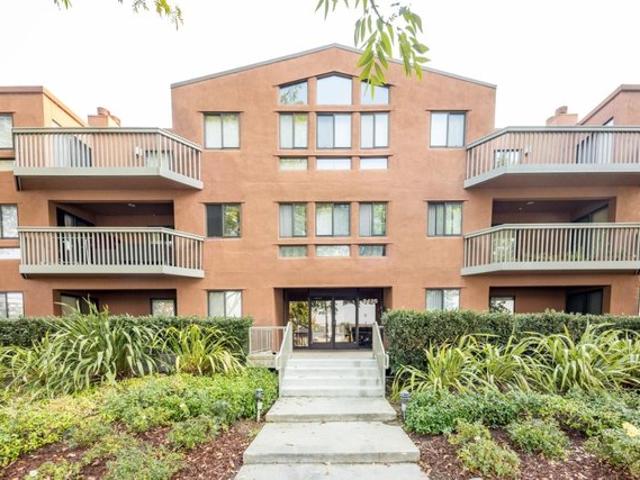 Condo for sale in San Mateo, California