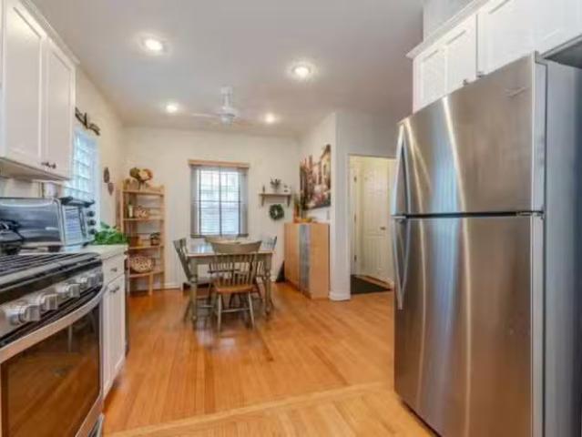 House for rent in Astoria, The Bronx