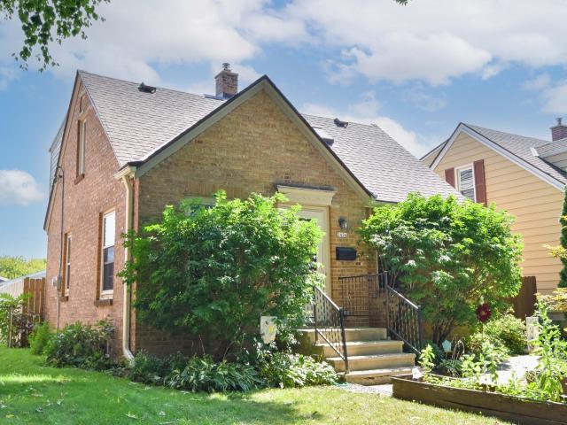 House for sale in Wood Dale, West Allis