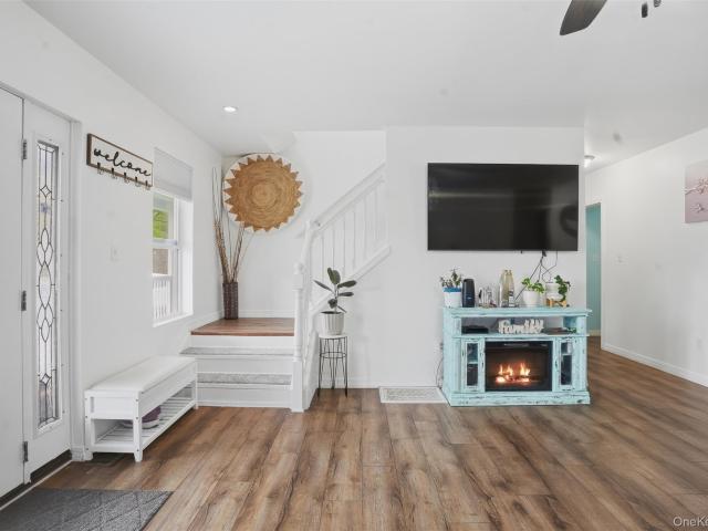 House for sale in Gardiner, New York