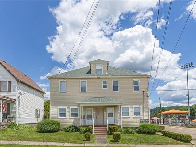 House for sale in Springdale, Pennsylvania
