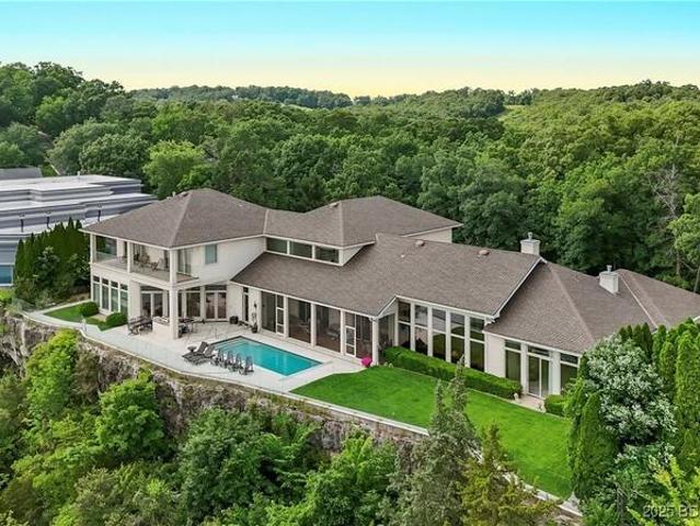 House for sale in Lake Ozark