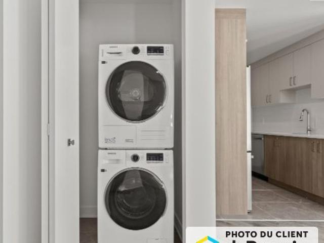 Apartment for rent in Pointe-Claire, Montréal (région administrative)