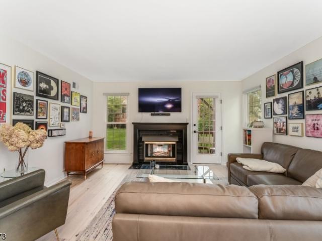 Townhouse for sale in Neshanic Station, New Jersey