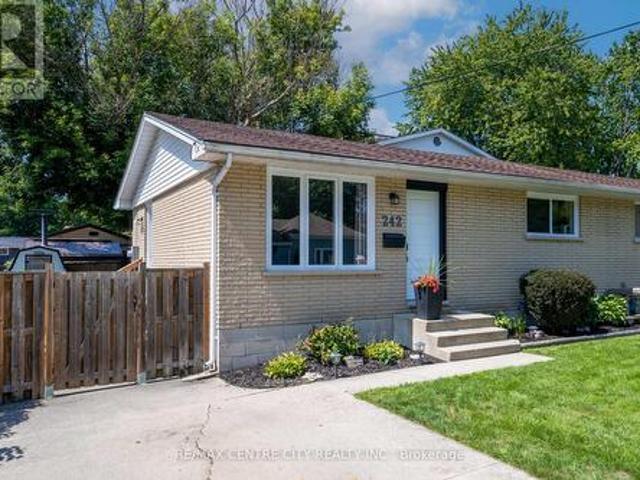 House for sale in Strathroy-caradoc, Ontario