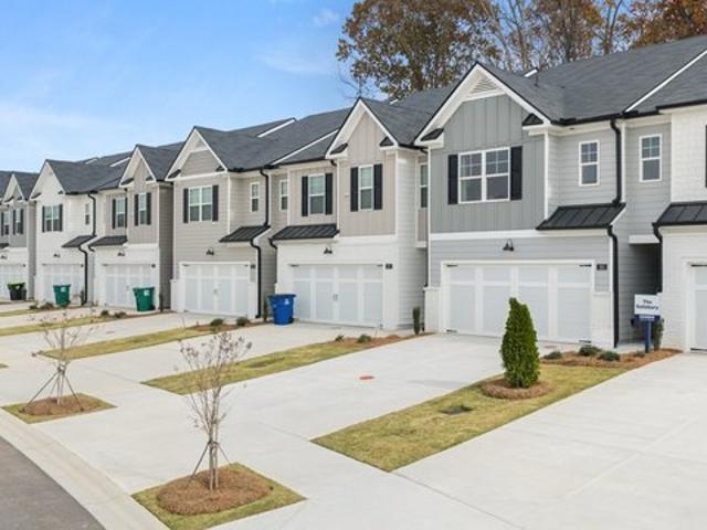 Townhouse for sale in Stockbridge, Georgia