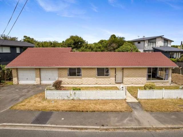 House for sale in Otakou