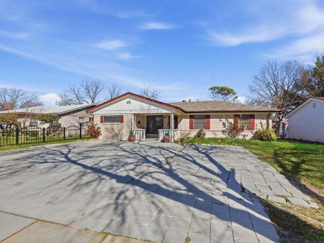 House for sale in Grand Prairie, Dallas County