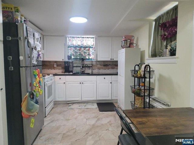 Condo for sale in Fort Lee, New Jersey