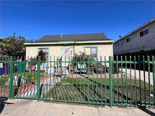 House for sale in Long Beach, California