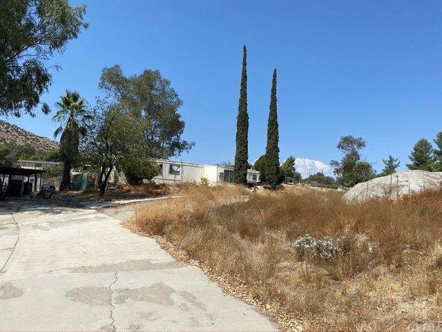 House for sale in Homeland, California
